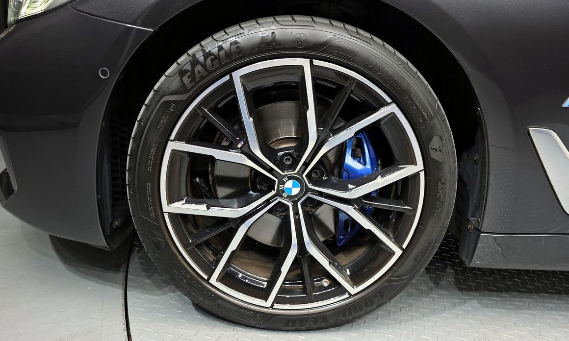BMW 5-Series 2022