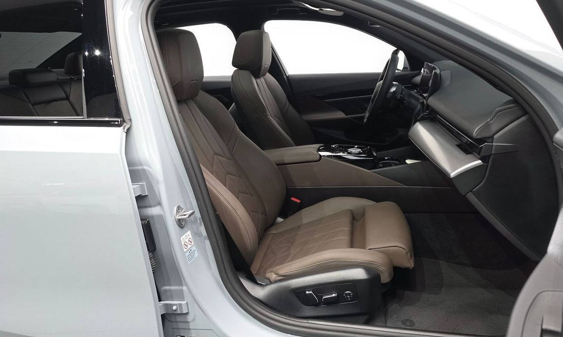 BMW 5-Series 2024