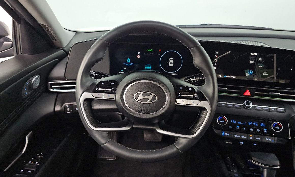 Hyundai AVANTE 2025