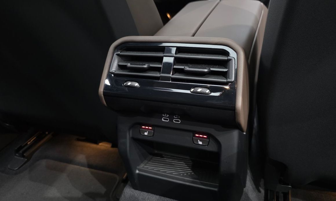 BMW 5-Series 2024