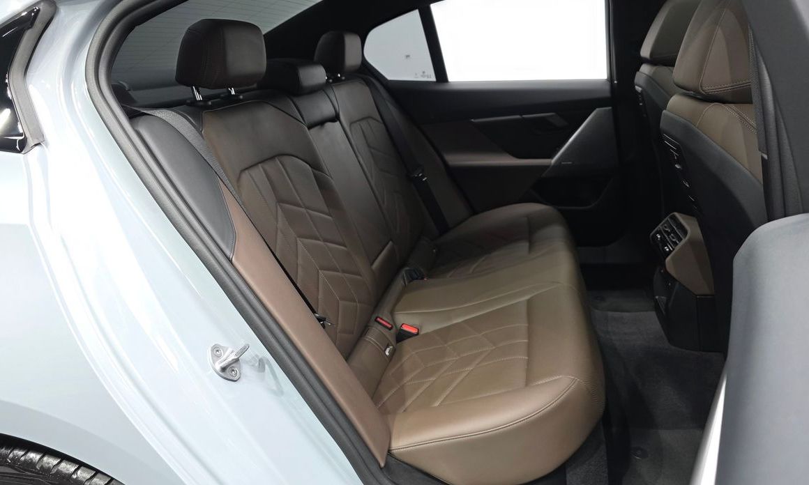 BMW 5-Series 2024