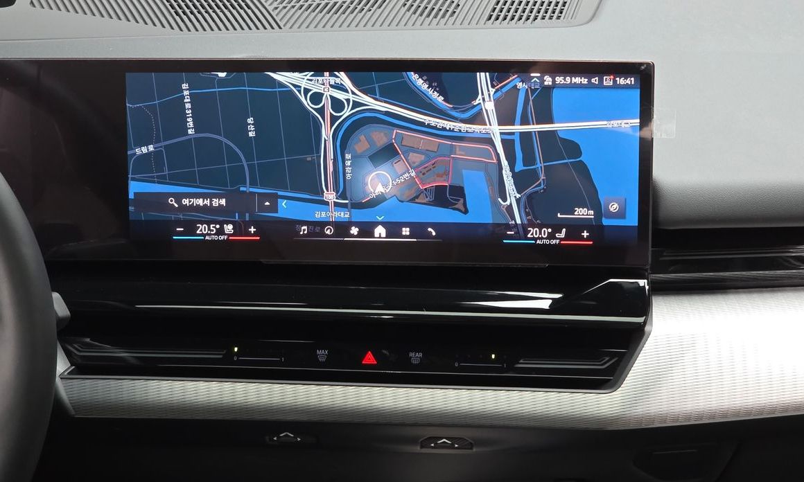 BMW 5-Series 2024
