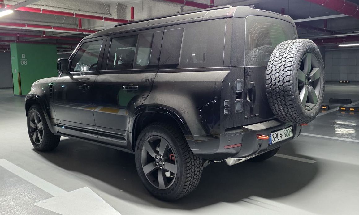 Land Rover Defender 2026
