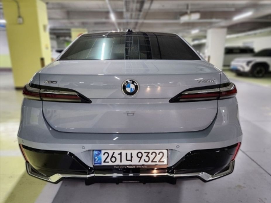 BMW 7-Series 2024