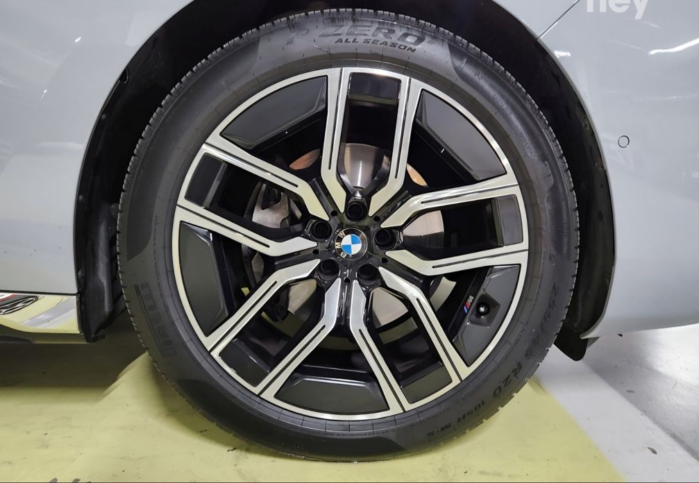 BMW 7-Series 2024
