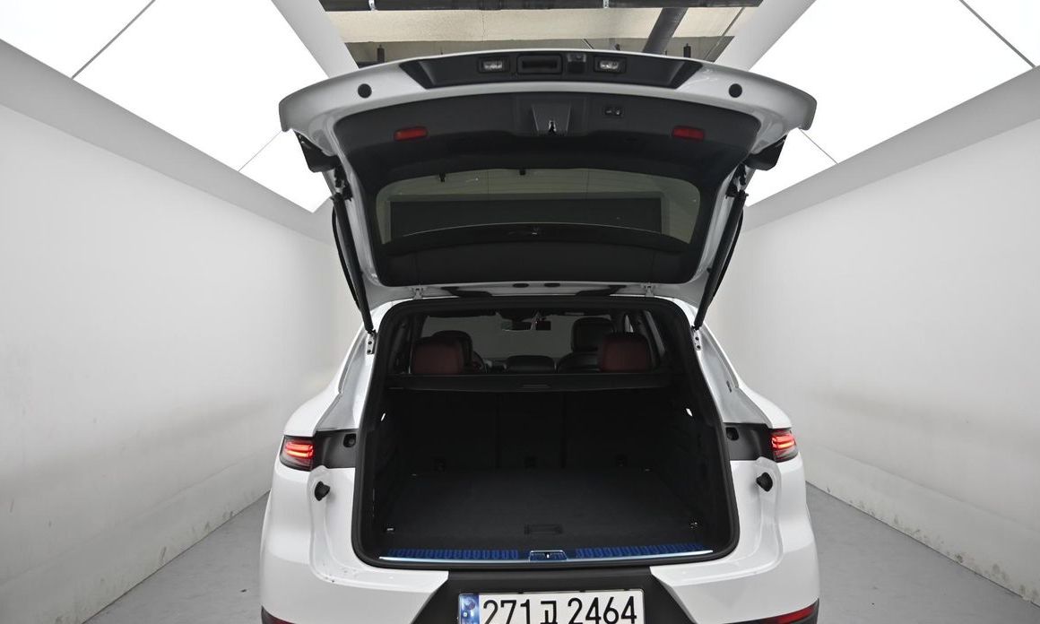 Porsche Cayenne 2025