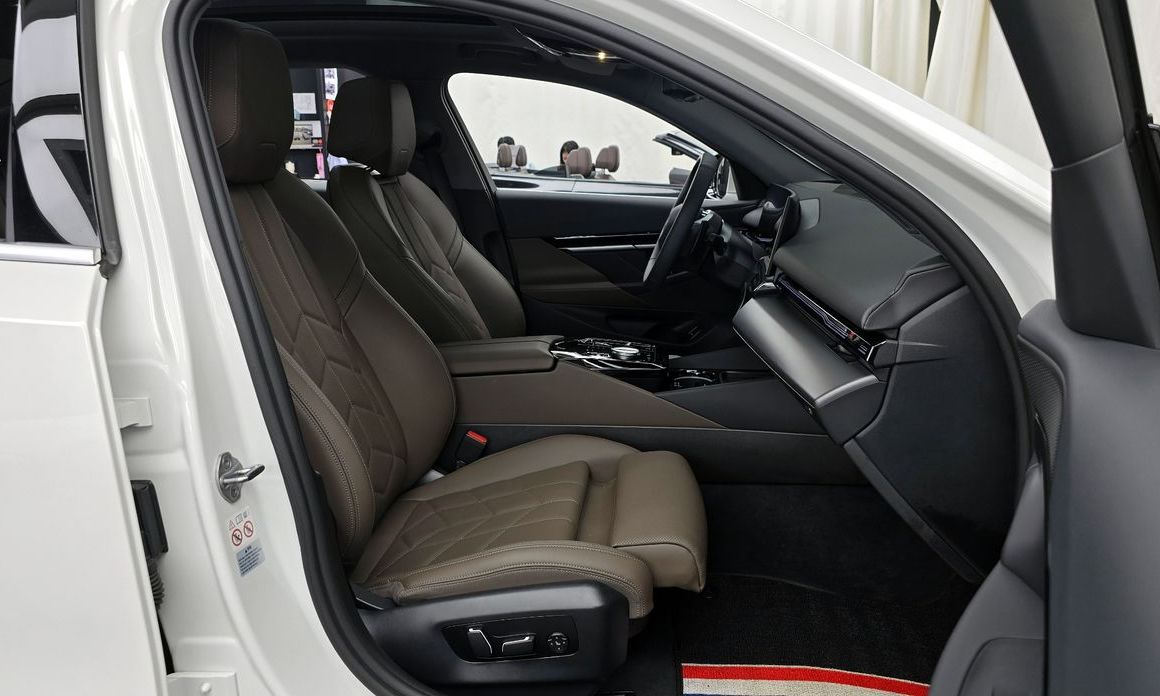 BMW 5-Series 2024