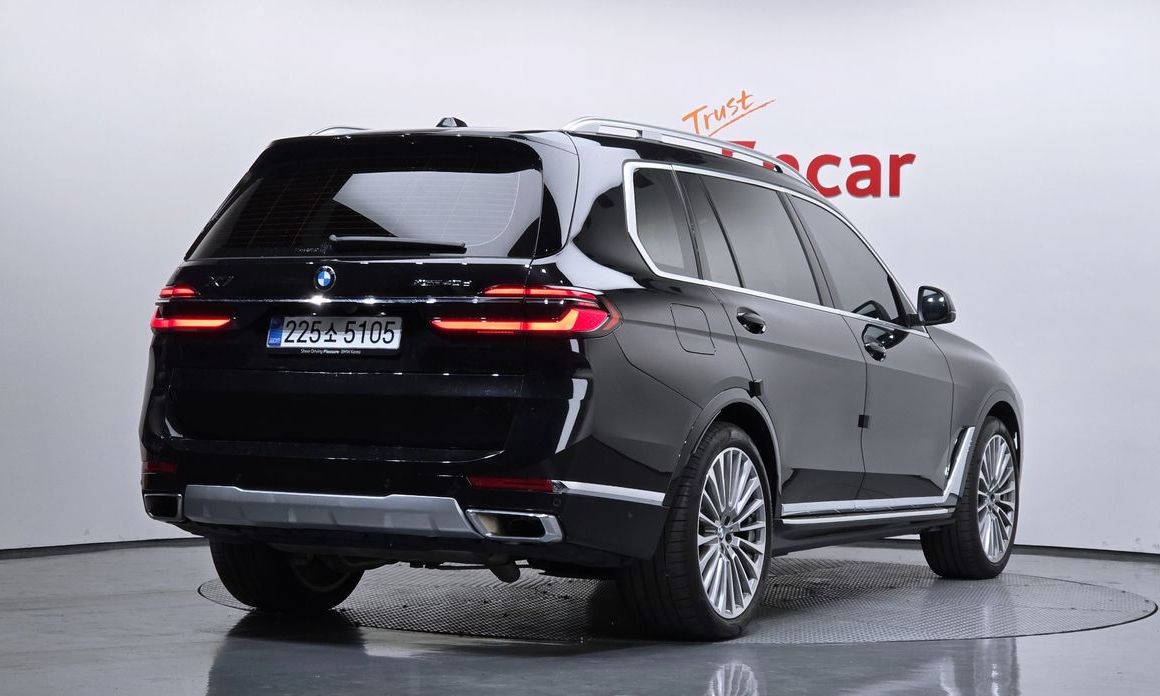 BMW X7 2025