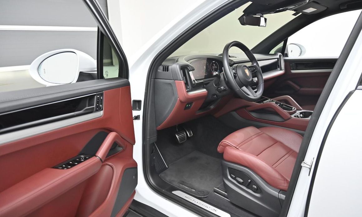 Porsche Cayenne 2025