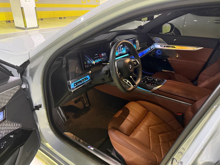 BMW 7-Series 2024