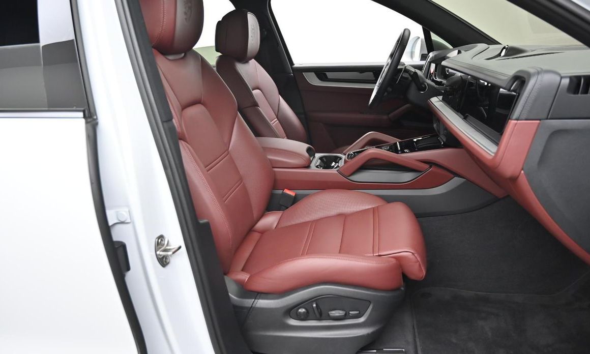 Porsche Cayenne 2025