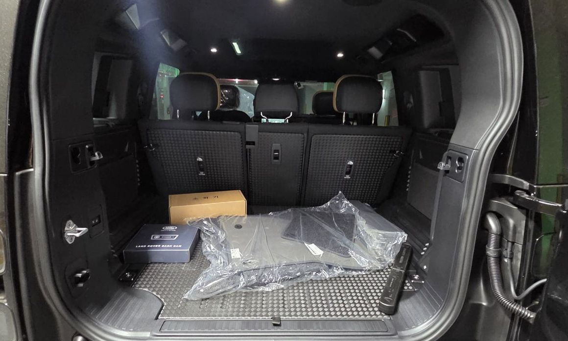 Land Rover Defender 2026