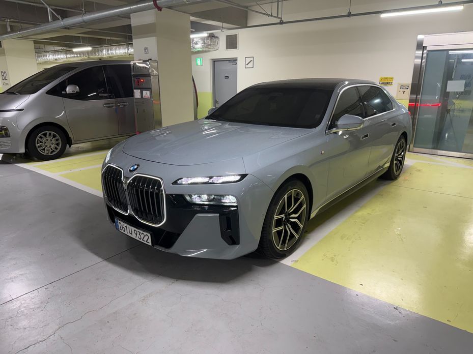 BMW 7-Series 2024