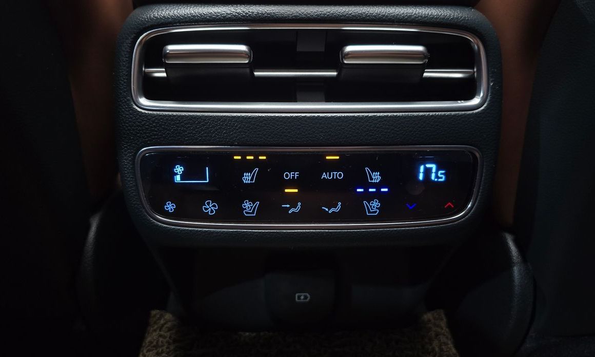 Genesis GV70 2025