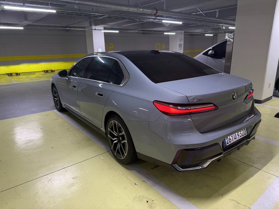BMW 7-Series 2024