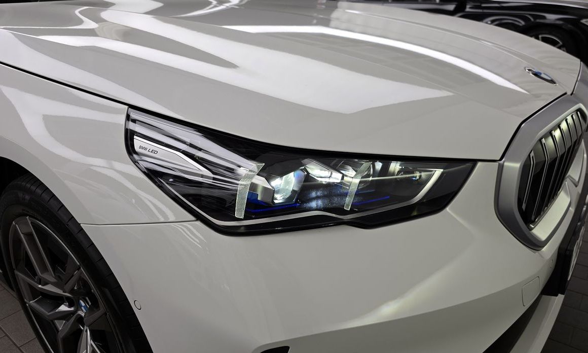 BMW 5-Series 2024