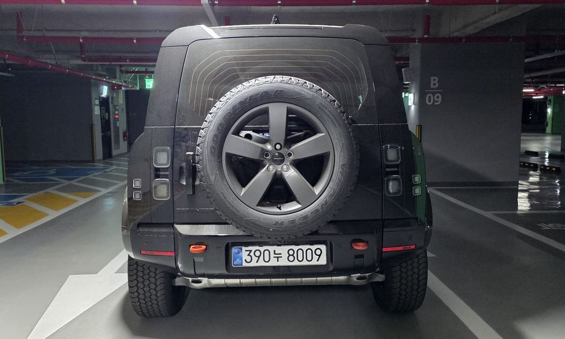 Land Rover Defender 2026