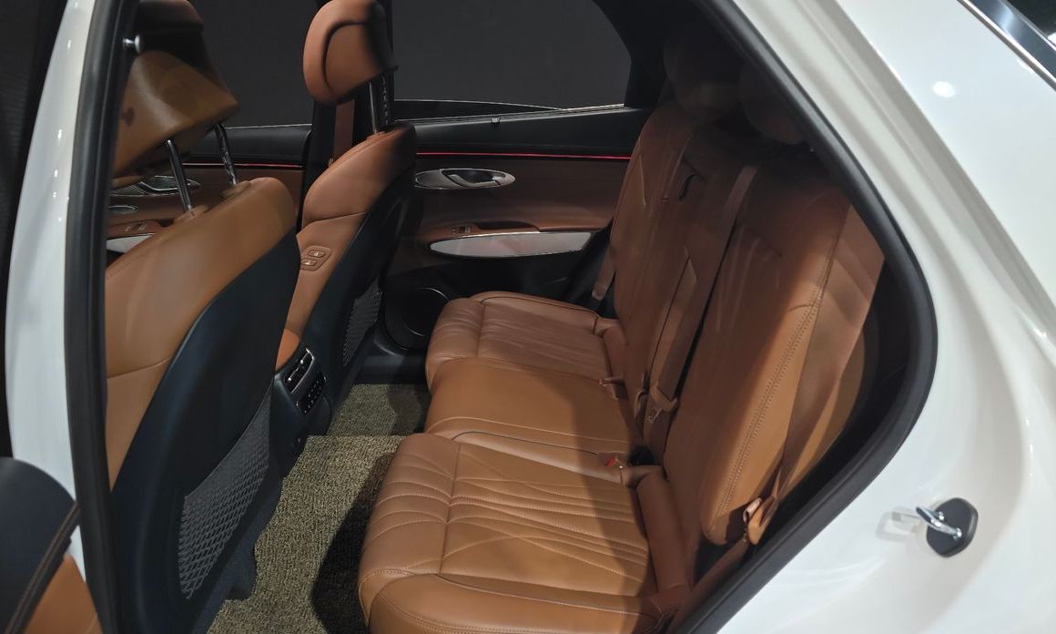 Genesis GV70 2025
