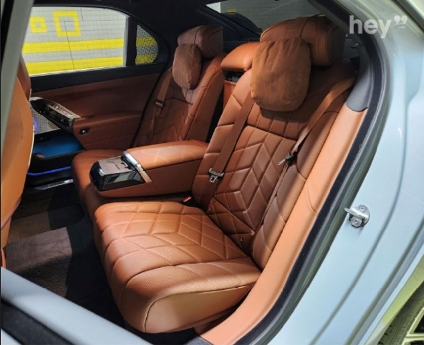 BMW 7-Series 2024