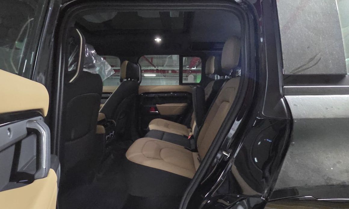 Land Rover Defender 2026