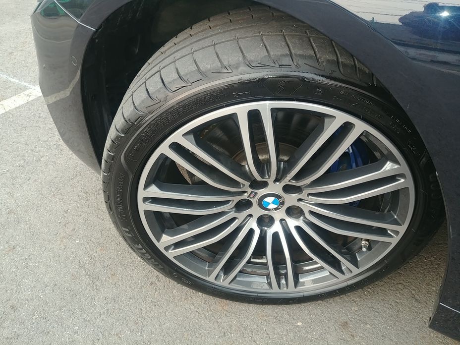 BMW 5-Series 2019