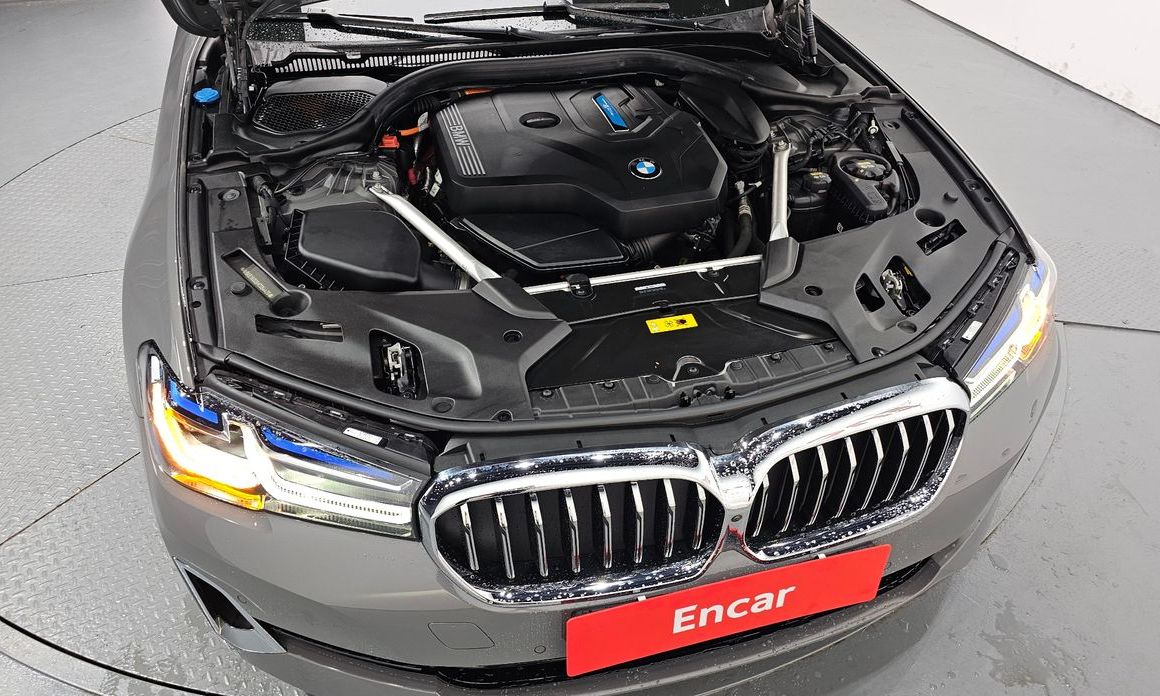 BMW 5-Series 2021