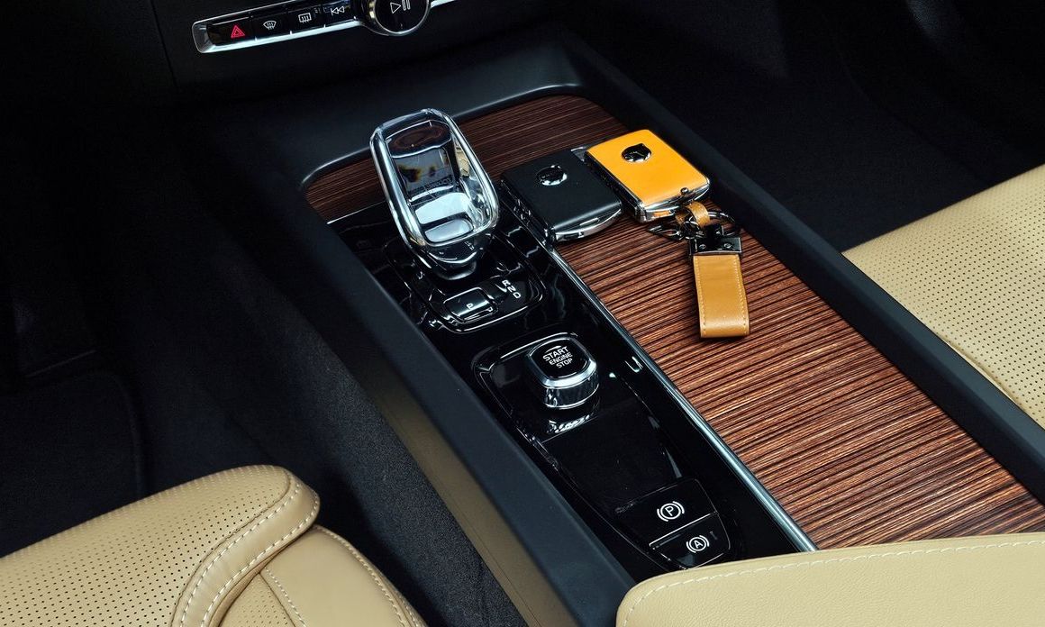 Volvo XC60 2025