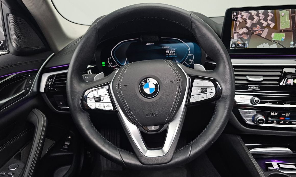 BMW 5-Series 2021