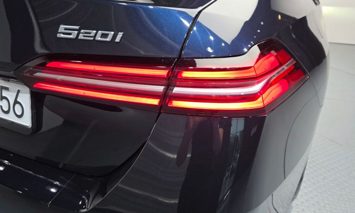BMW 5-Series 2024