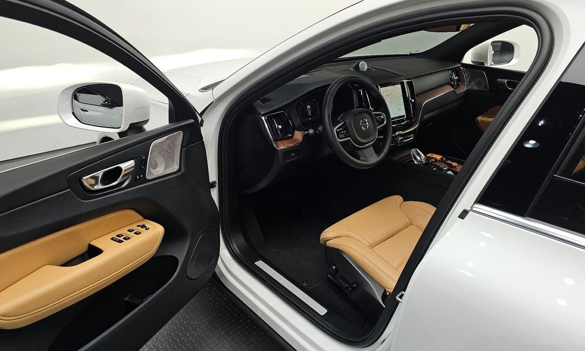 Volvo XC60 2025