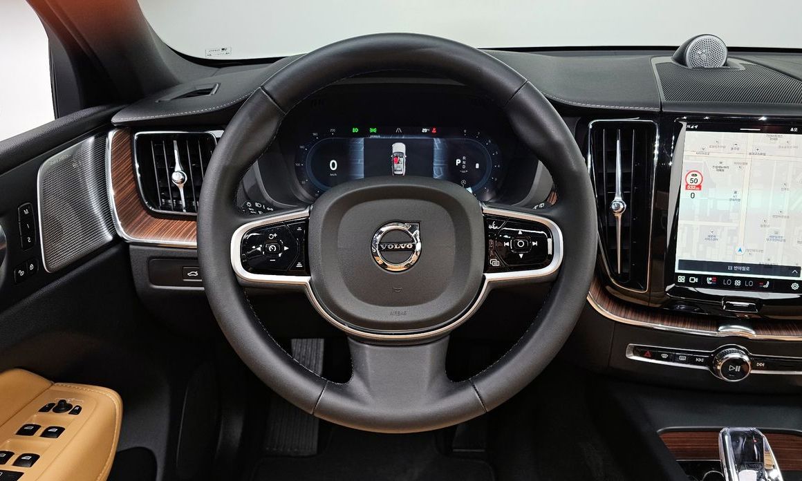 Volvo XC60 2025