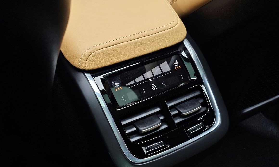 Volvo XC60 2025