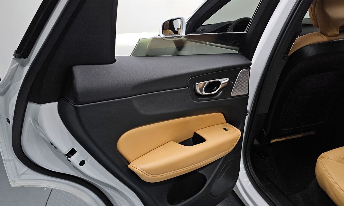 Volvo XC60 2025