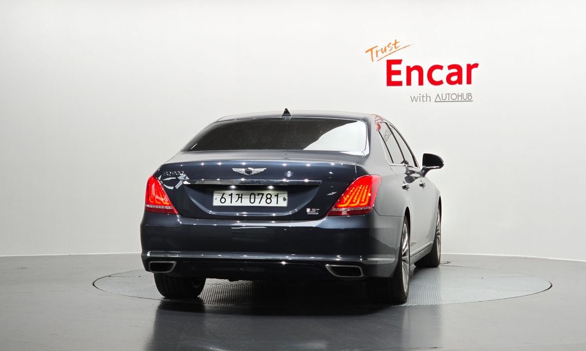 Genesis EQ900 2016