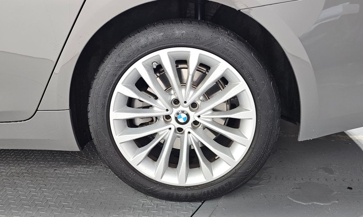 BMW 5-Series 2021