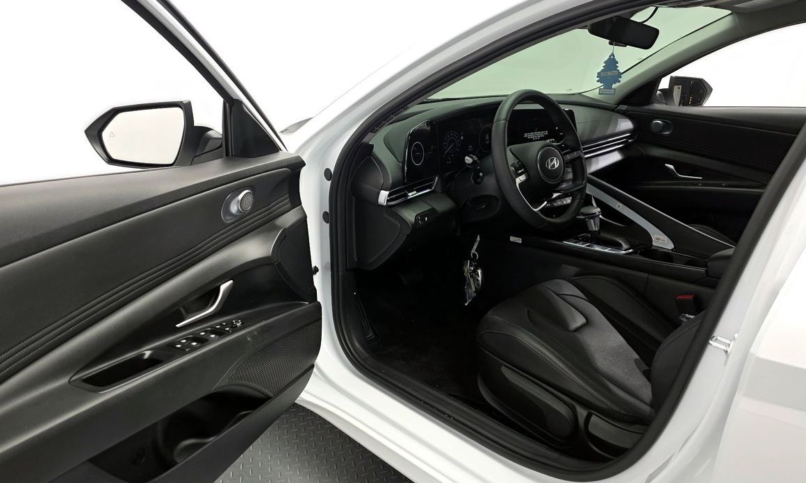 Hyundai AVANTE 2024