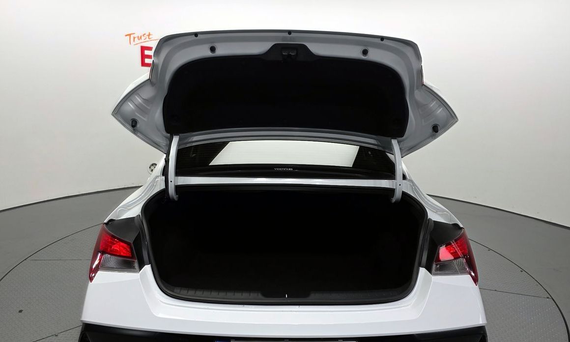 Hyundai AVANTE 2024