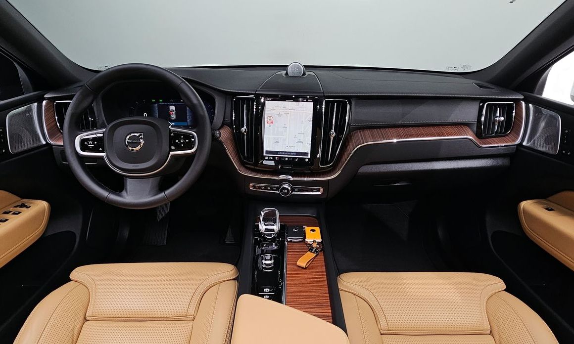 Volvo XC60 2025