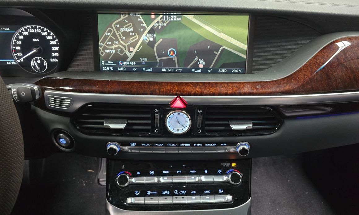 Genesis EQ900 2016