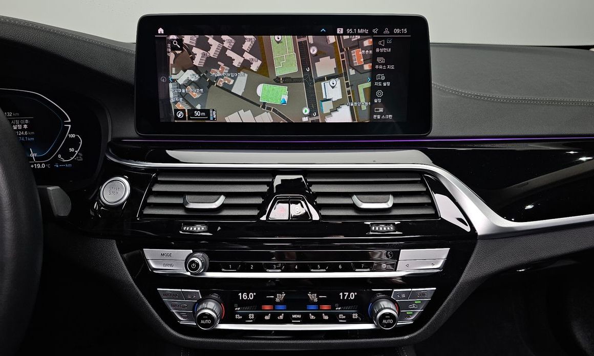 BMW 5-Series 2021