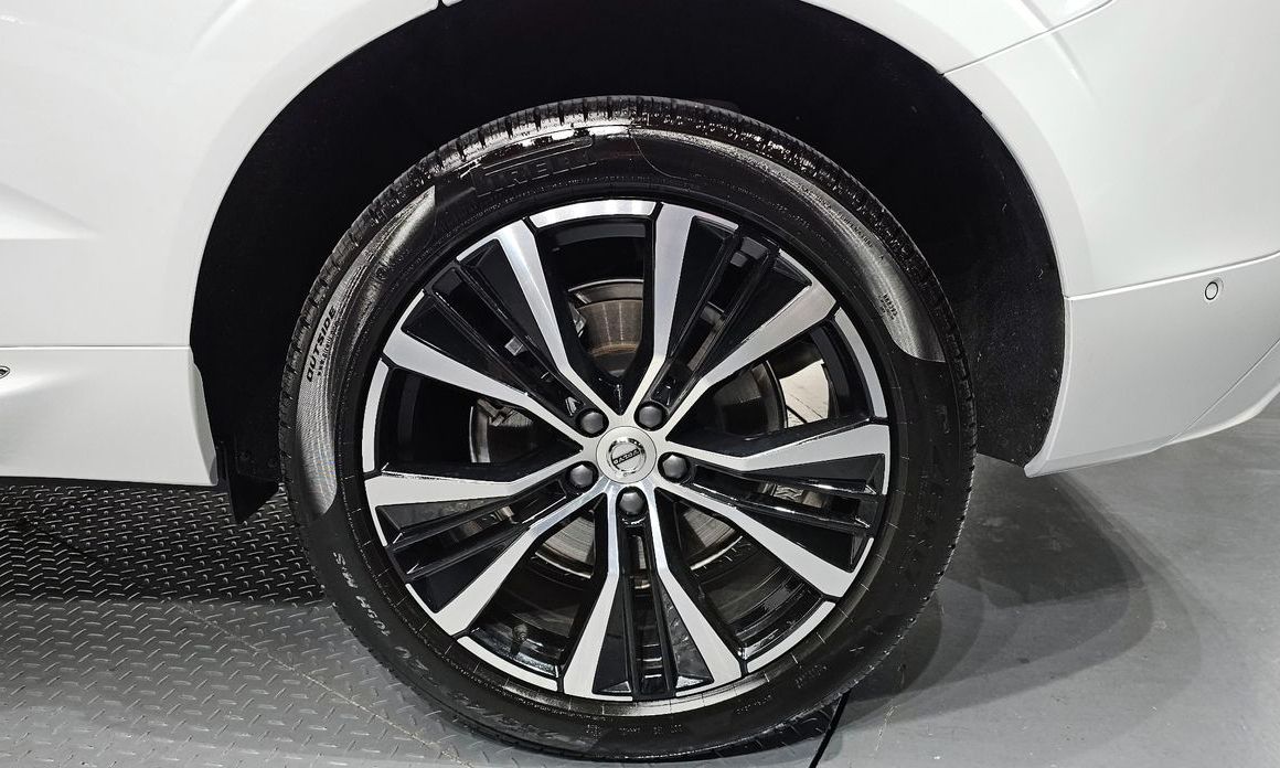 Volvo XC60 2025