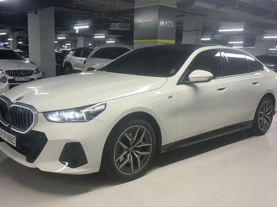 BMW 5-Series 2024