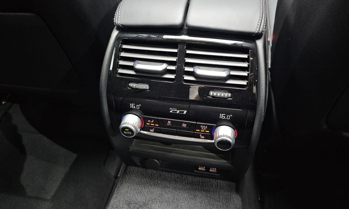 BMW 5-Series 2021