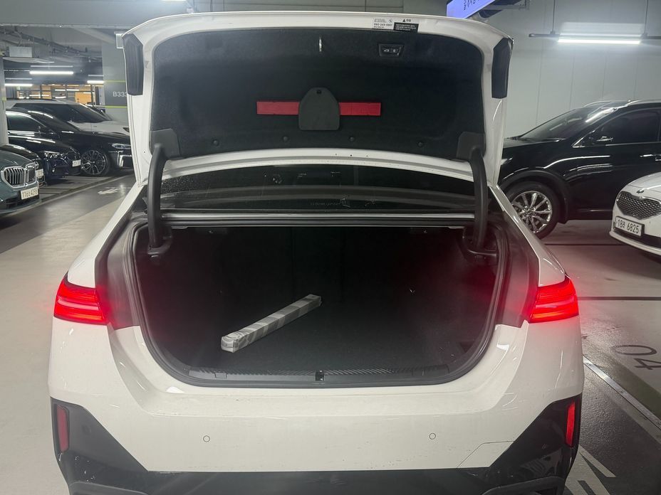 BMW 5-Series 2024
