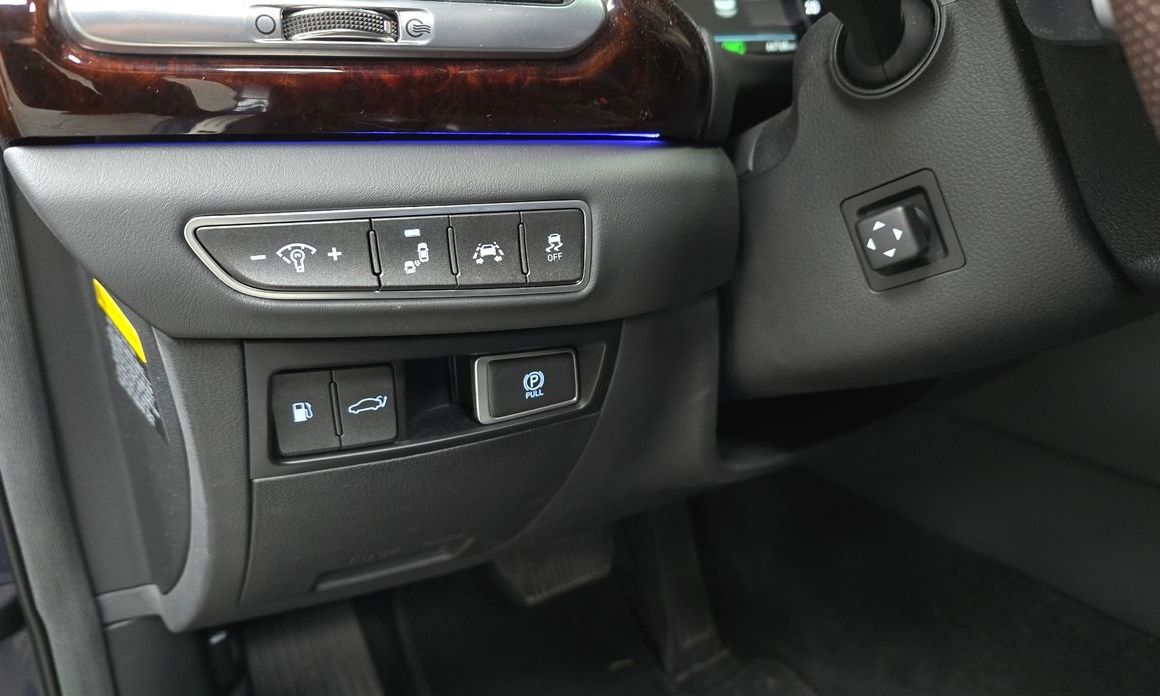 Genesis EQ900 2016