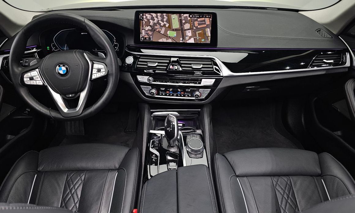 BMW 5-Series 2021