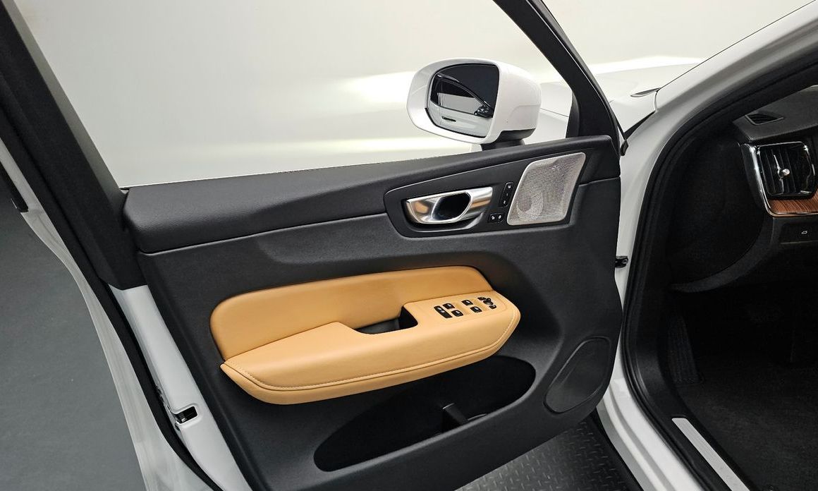 Volvo XC60 2025