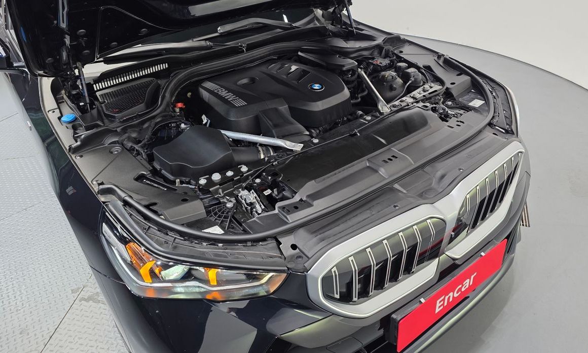 BMW 5-Series 2024