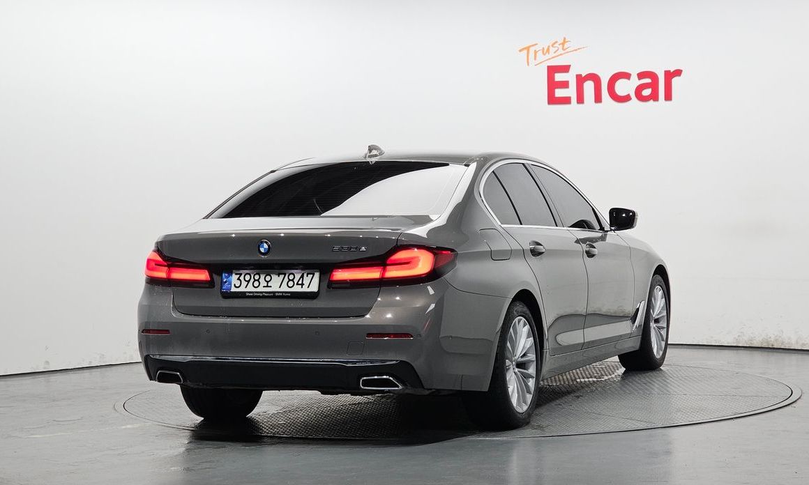 BMW 5-Series 2021