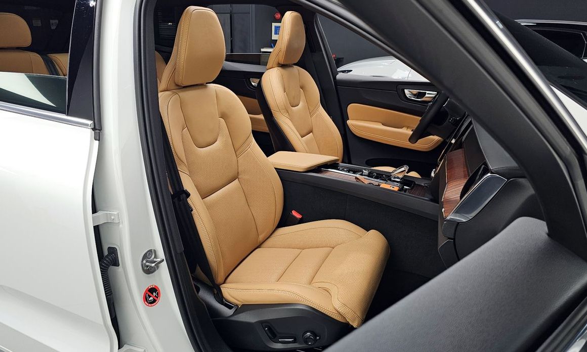 Volvo XC60 2025